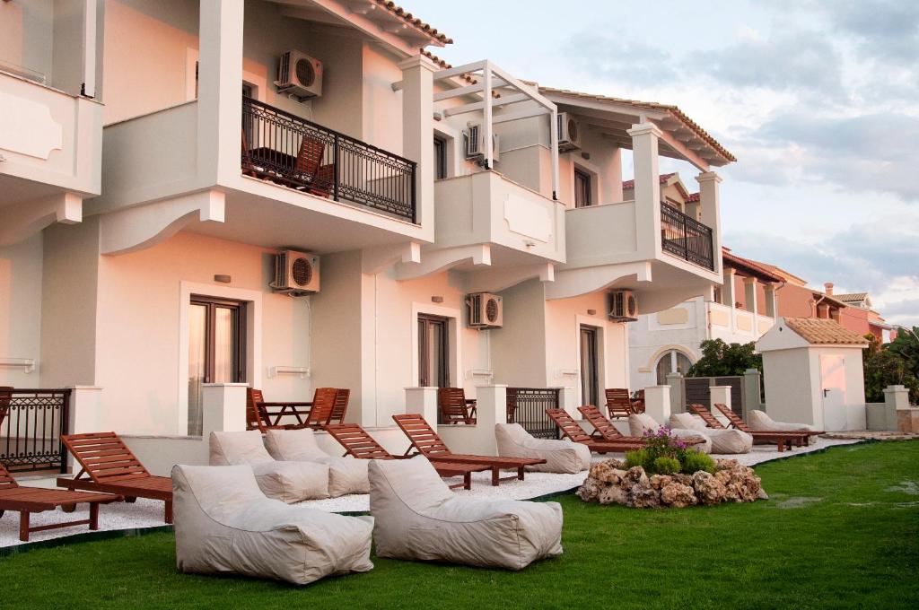 Hyacinthus-Cressida Seaside Apartments — Obiekt in Acharawi, Wyspy Jońskie