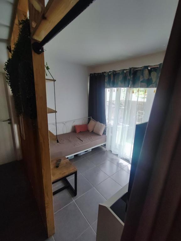 appartement lit 1 personne avec matelas d'appoint 1 personne - 2
