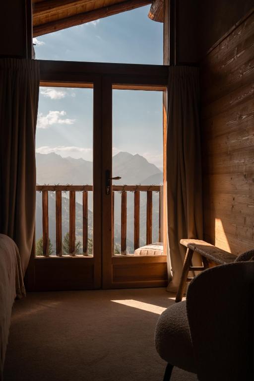 NEW Luxury Chalet Sapins - PRIVATE POOL- Mountains VIEW - Family & Comfort - SPECIAL LAUNCH OFFER - 4