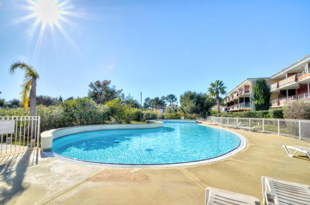La Ciotat Appartement T2 bord de mer, piscine, parking - 1