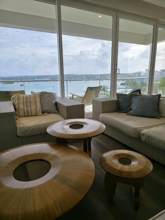 Del Mar View Apt - Deluxe Oceanfront! - 2