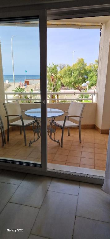 Apartamento primera linea junto al puerto - 3