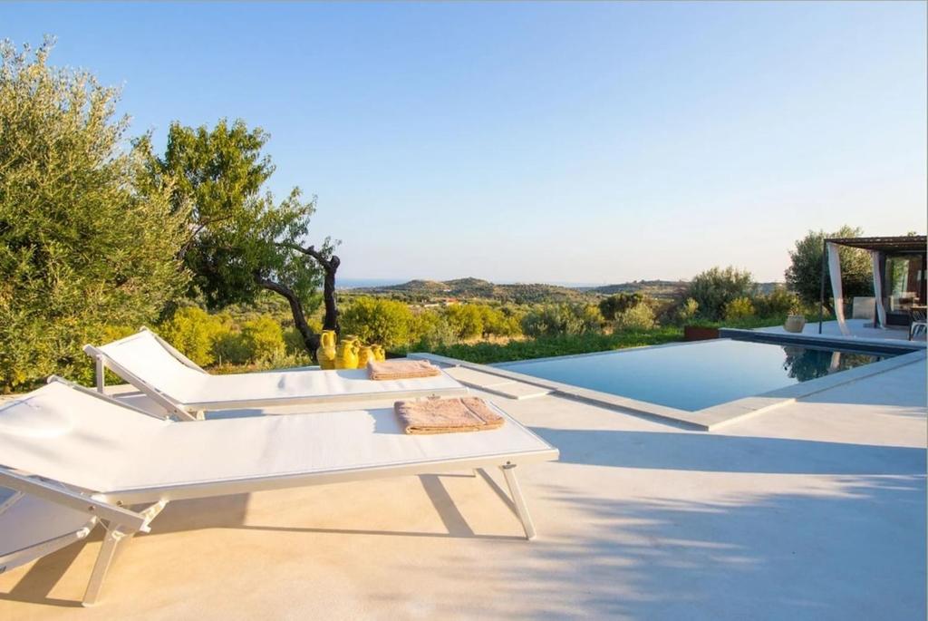 Nicuzza House with Panoramic Infinity Pool - 4