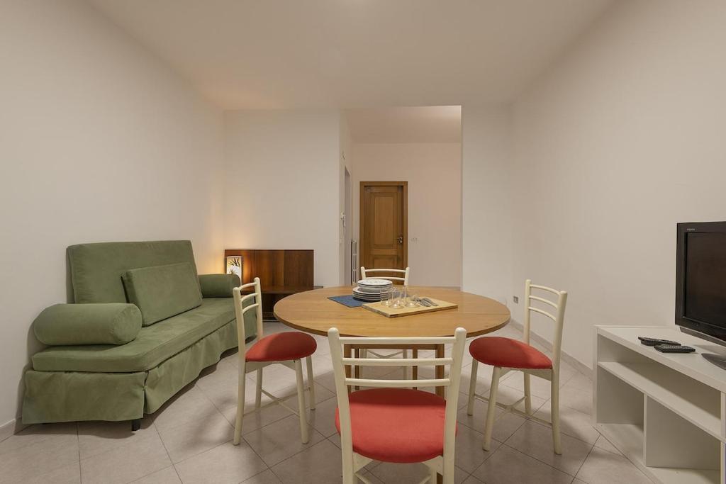 Lovely Apartment Milan - 1