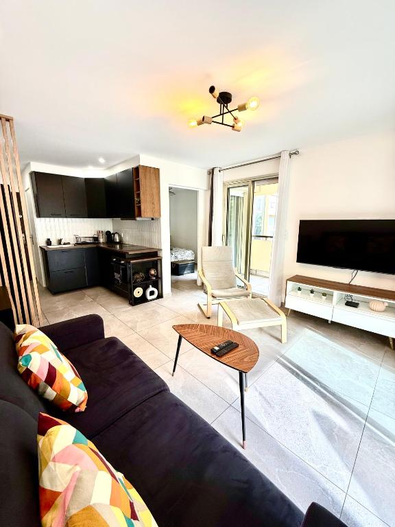 Appartement cosy avec terrasse, proche plages & Palais - 2