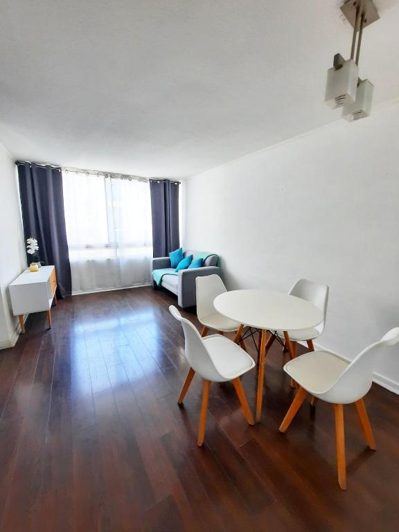 Spacious apartment steps from Toesca Metro Station and Movistar Arena - 1