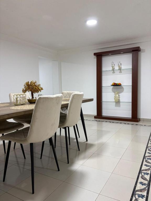 Casa moderna familiar para estadías confortables - 2