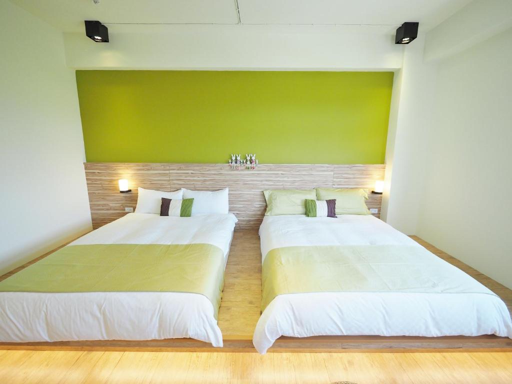 Season 5 Country Inn photo
