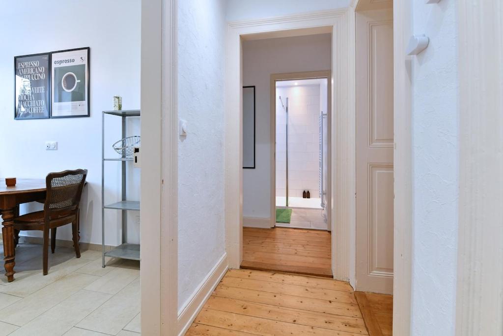 Beautiful and bright apartment - 2