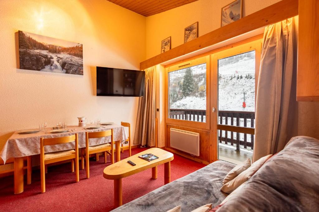 Cembros #20 - 4 personnes - Pied des pistes - 5