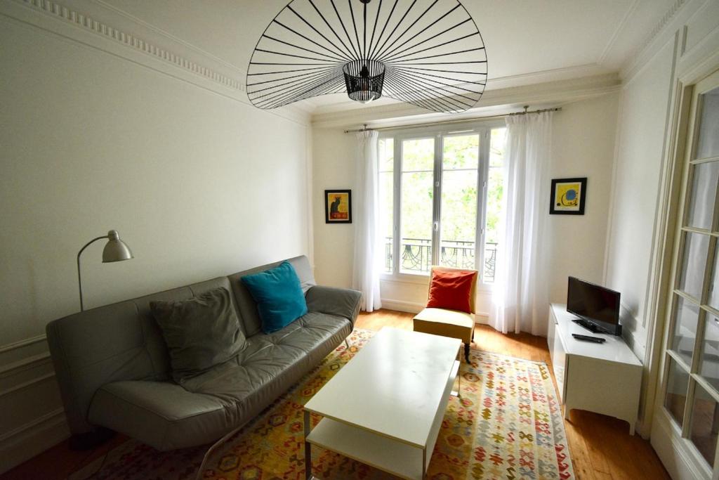 REUILLY LUMIERE 6 Personnes PARIS - 1