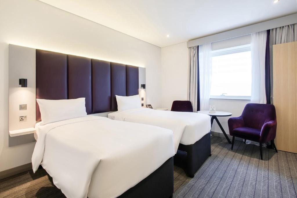 Premier Inn Dubai International Airport - An Emirates Group Company — Hotel rooms in Dubai