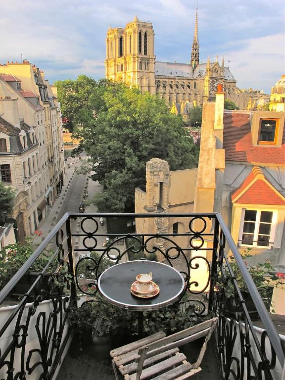 A Penthouse Balcony Esmeralda with AC - 4
