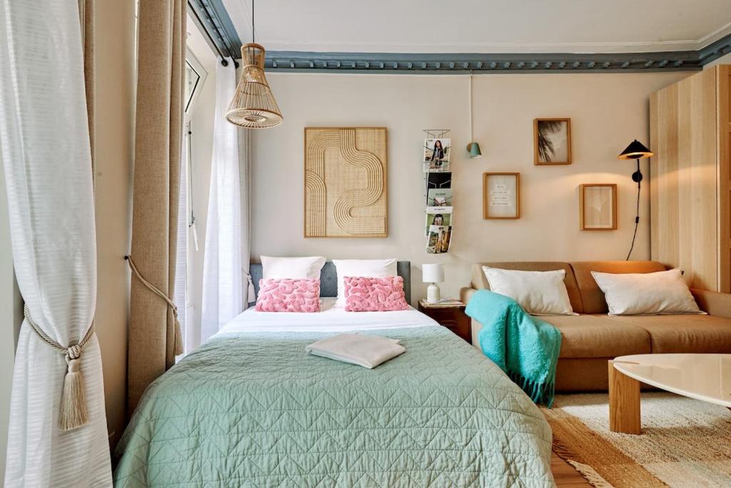 A small studio in Le Marais - VI - 1