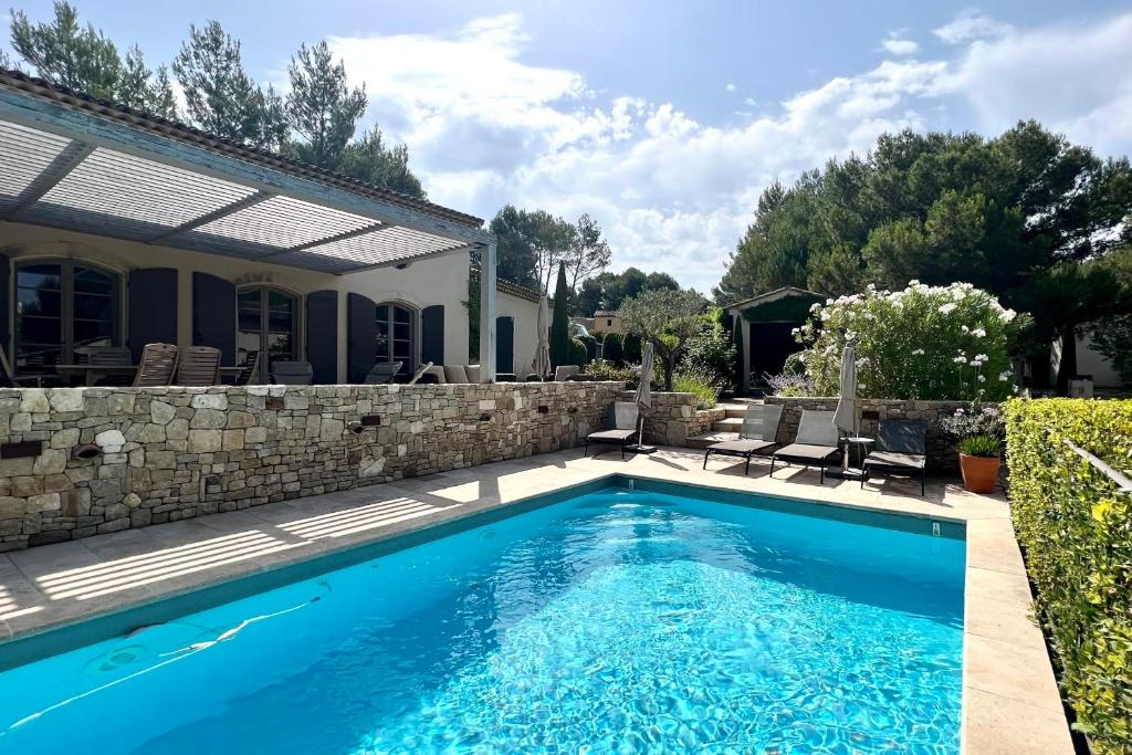 Maison Marie Provençal Elegance on the Pont Royal Golf Course - 1