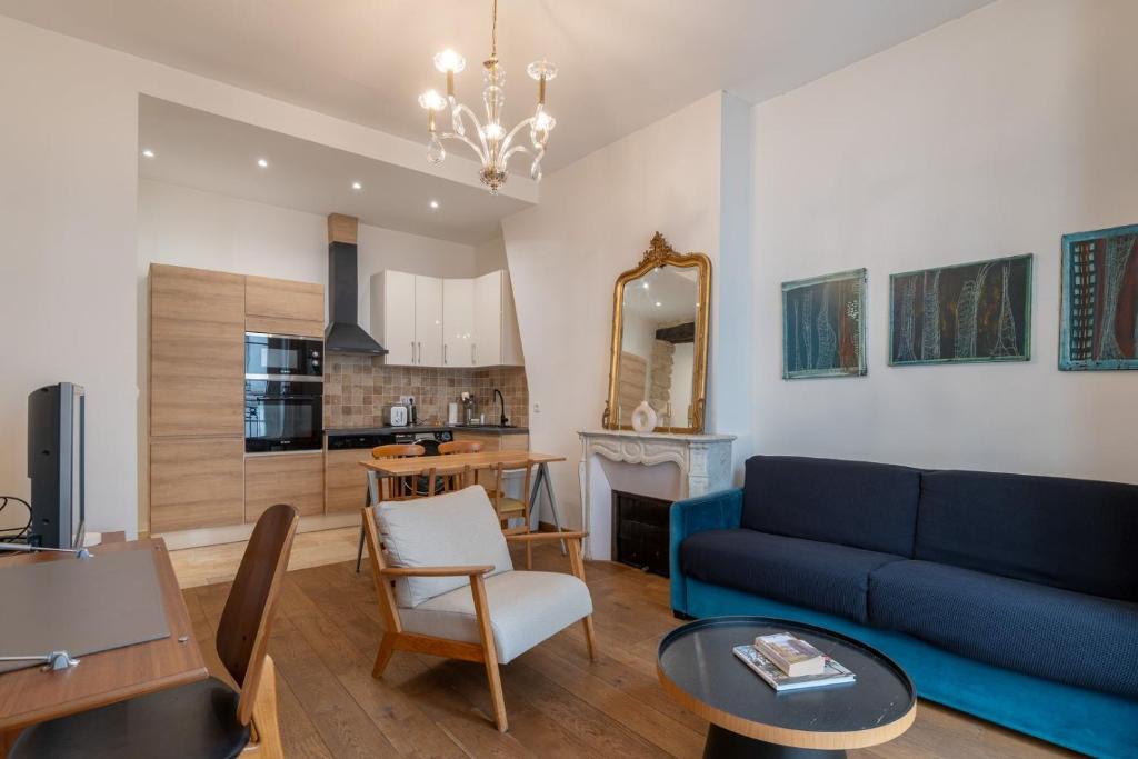 Parisian Elegance - Refined 1BD in Le Marais - 4