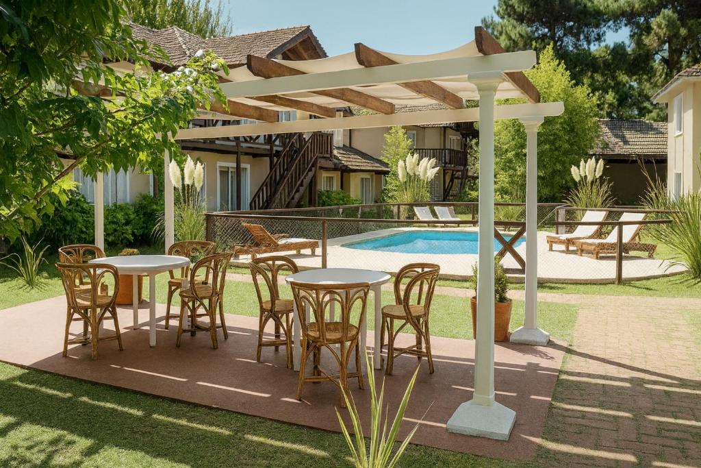 Apart Lawn Tennis Pinamar - 3