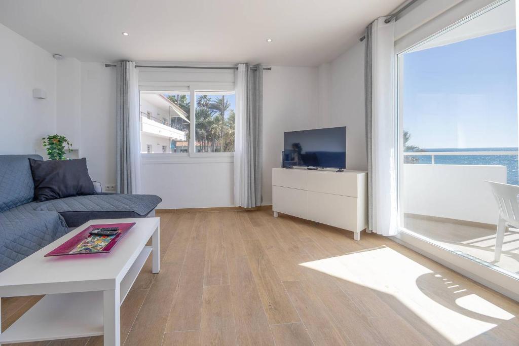 Apartamento vacacional en edificio Torresol, primera linea de playa - 3