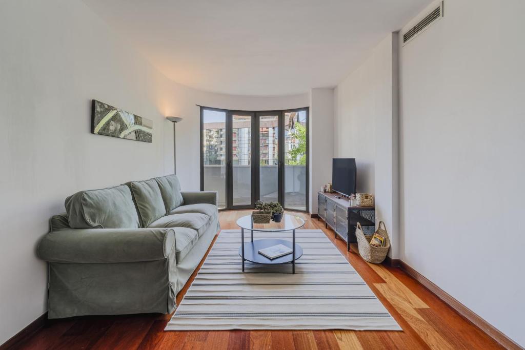 Apartamento Carlemany con tres habitaciones dobles - 1