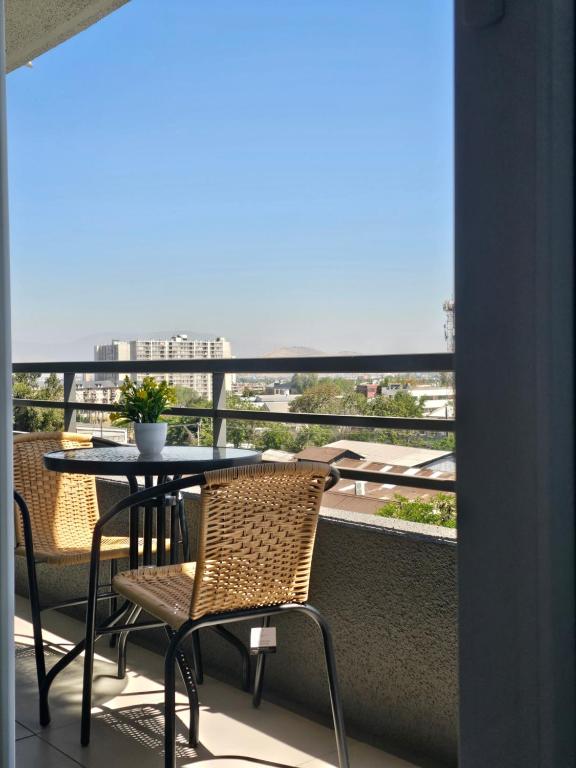 Departamento Entero en Santigo centro, con piscina, a pasos del Parque de Los Reyes y Barrio Yungay FACTURABLE - 1