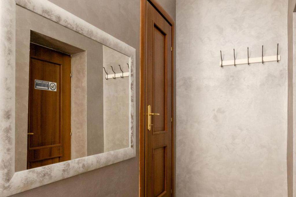 4 Bed Apt Sleeps 8 -Ensuite Bathrooms - Tv & WiFi - 4