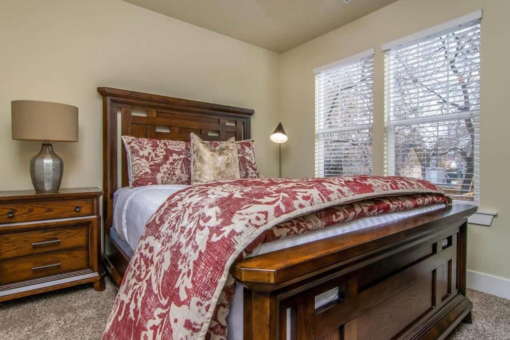 Urban Central in Salt Lake with Indoor Hot Tub