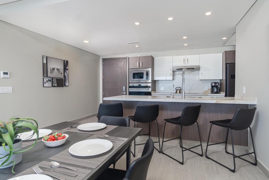 Splash in New Lazy River/Stay in Modern Luxury Encantame C-704 - 4