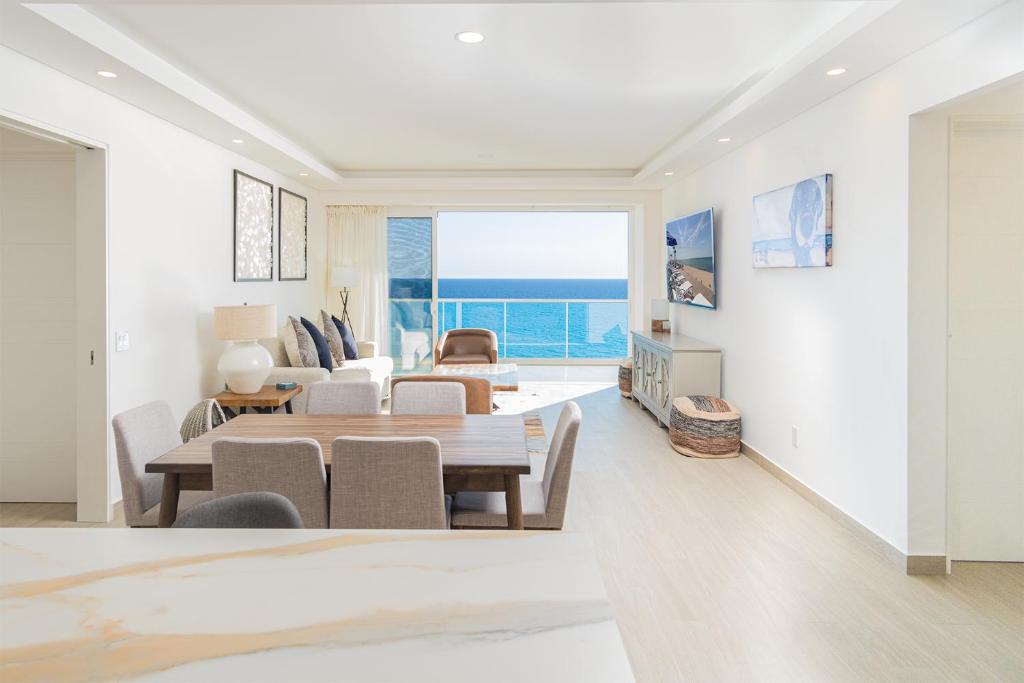 Sandy Paws 2 bedroom 2 bath Ocean Front Encantame Towers C1604 - 5