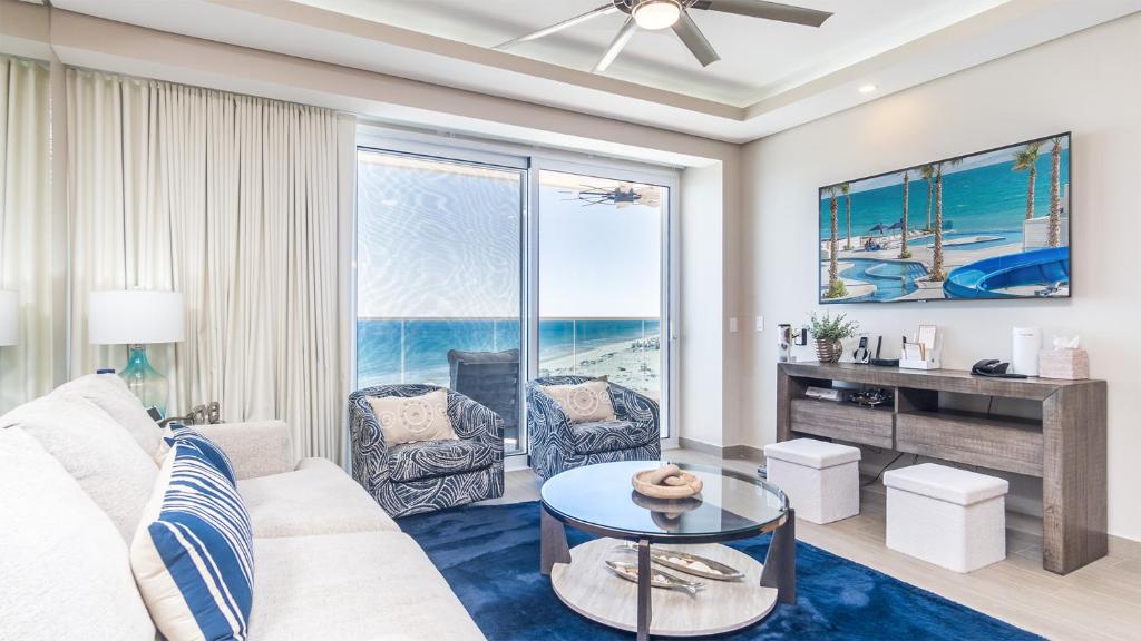 Waterfront Getaway 2 Bedroom Condo W704 - 2