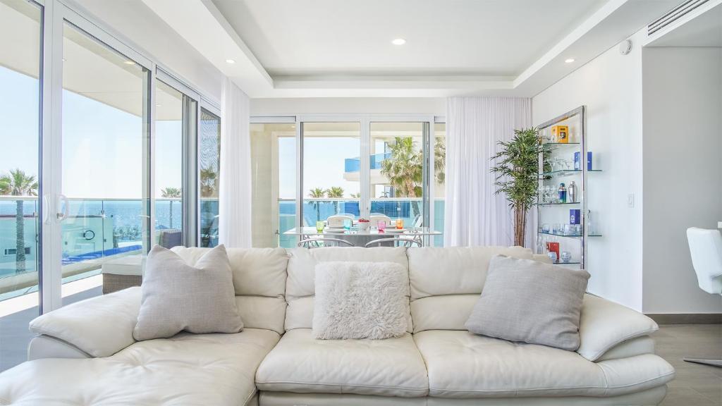 Breathtaking 2 bedroom condominium (E205) - 2