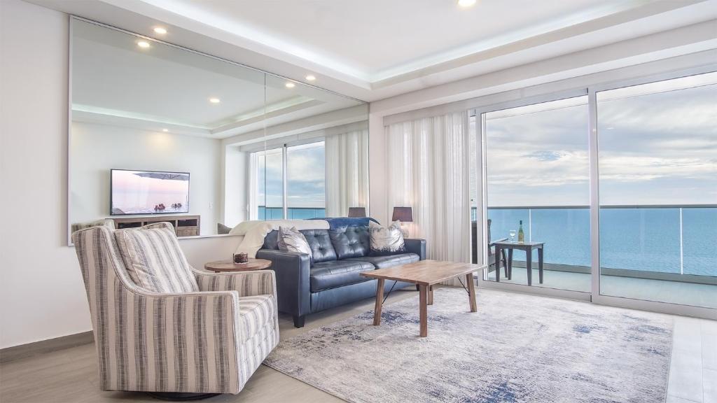 Splendid Waterfront 2 bedroom Velero 1804 Encantame Towers - 3