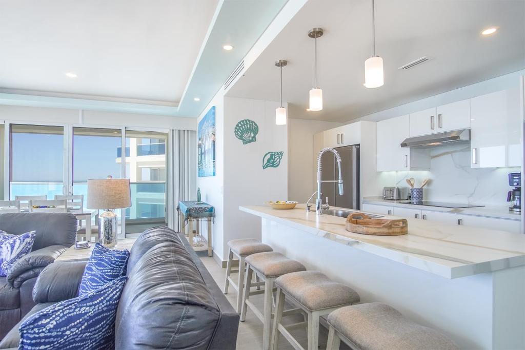Confortable 2 bedroom condo Encantame Towers Verano 905 - 5