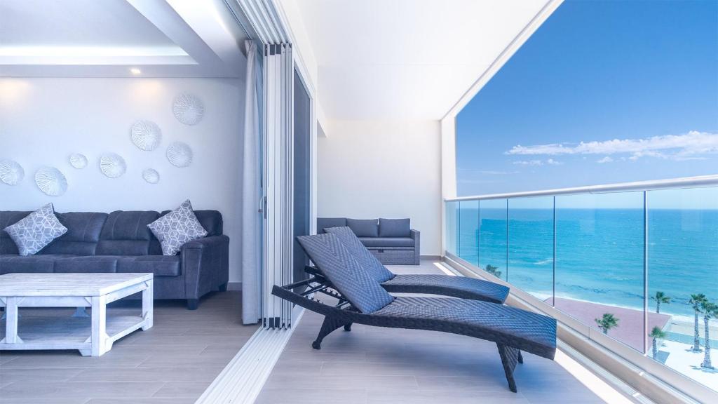 New & Amazing condo @ Encantame W604 - 4
