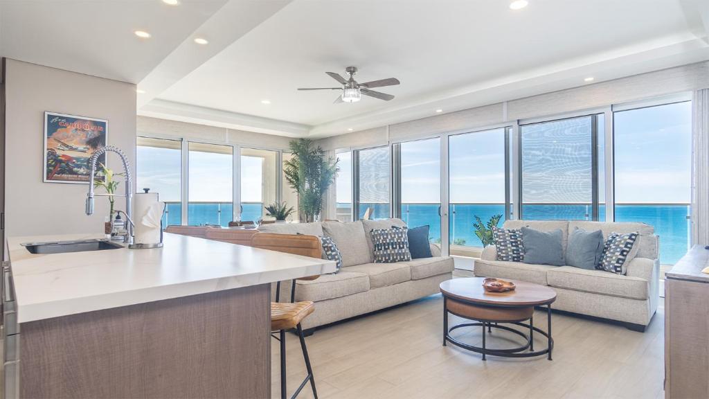 Amazing two bedroom beach front condo W405 - 2