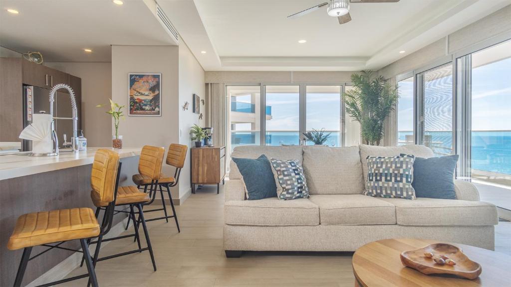 Amazing two bedroom beach front condo W405 - 3