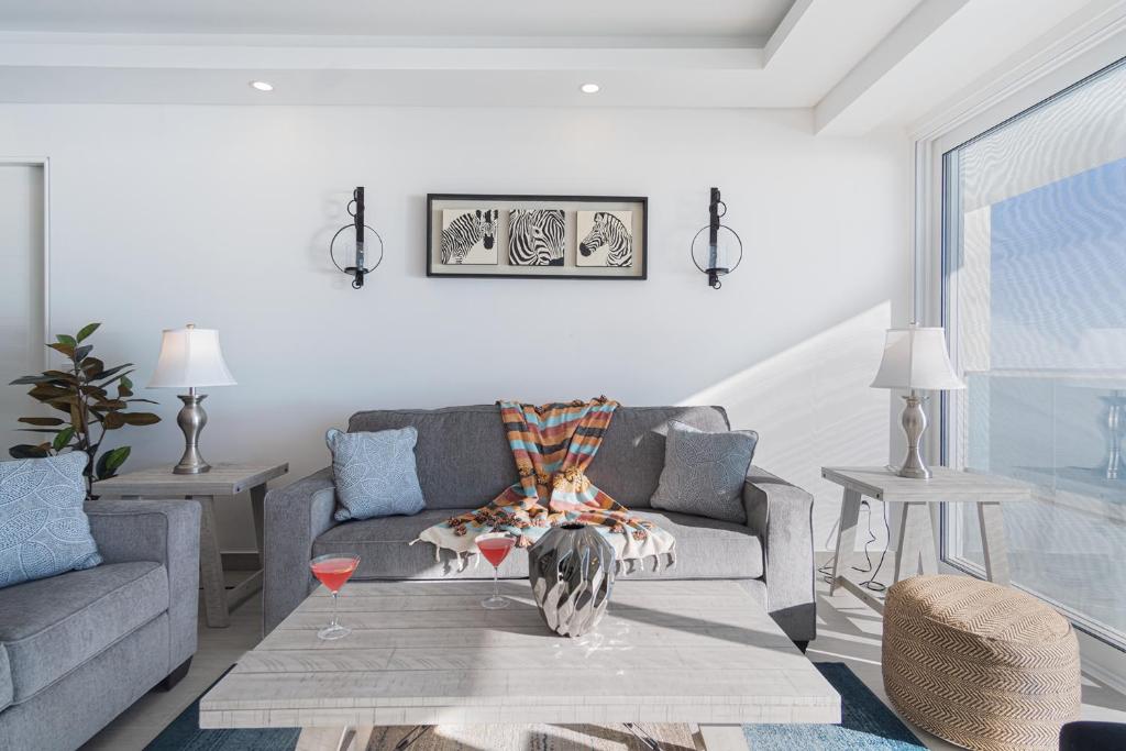 Stay in Luxury/Splash in New Lazy River this Winter Encanatame Towers 902 - 2