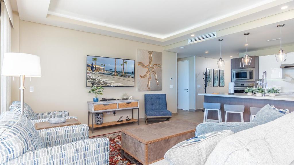 Panoramic water front deluxe condo Encantame Viento 605 - 4