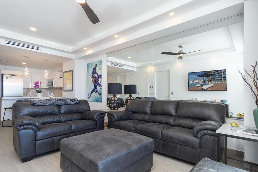 Lavish 1 bedroom Beach Front Condominium Encantame C-1603 - 5
