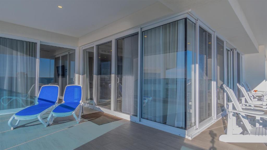 Impressive & beautiful 3 bedroom unit Ocean Front Encantame Velero-2301 - 3