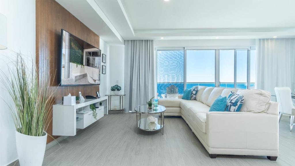 Impressive & beautiful 3 bedroom unit Ocean Front Encantame Velero-2301 - 4