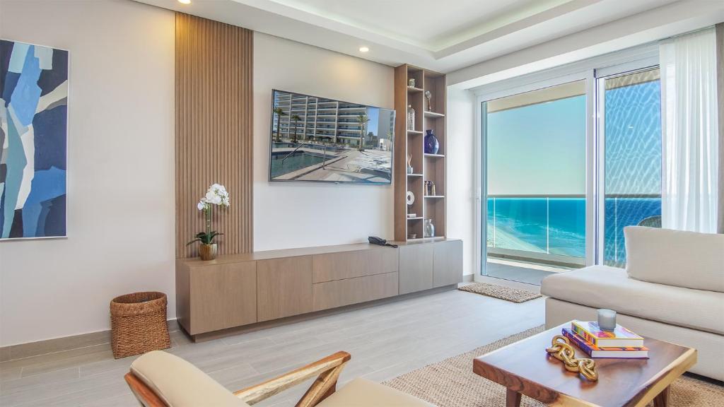 Panoramic And Immersive Water View 2 bedroom E2002 - 2