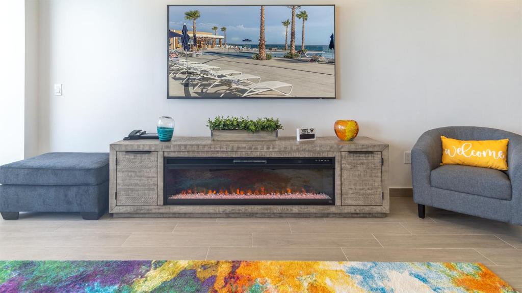 Splash into Summer- Beachfront Condo @ the new Encantame Towers Resort - 4