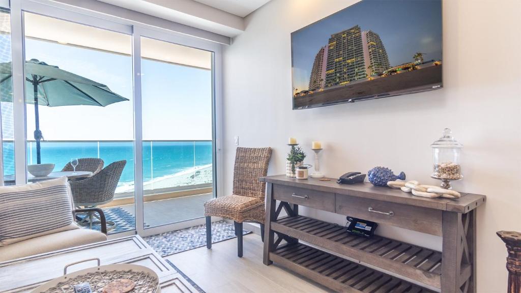 Exceptional one bedroom condominium Viento 803 - Encantame Towers - 4