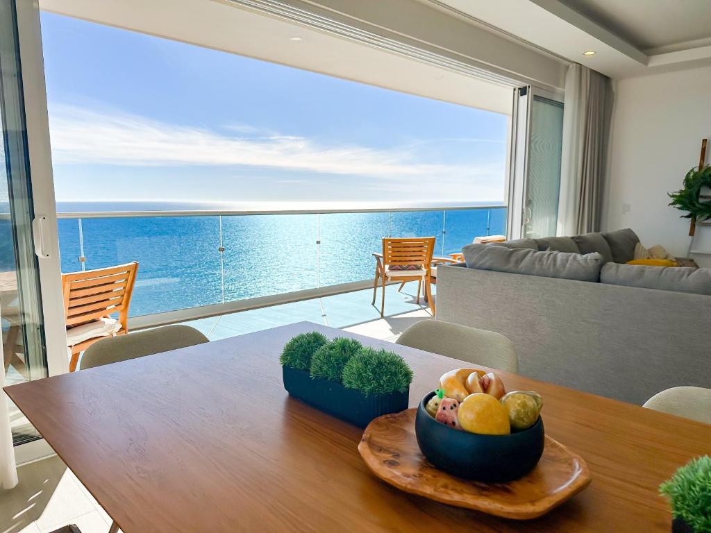 Stunning 2 bedroom Corner Beach Front Condominium Encantame C-1105 - 4
