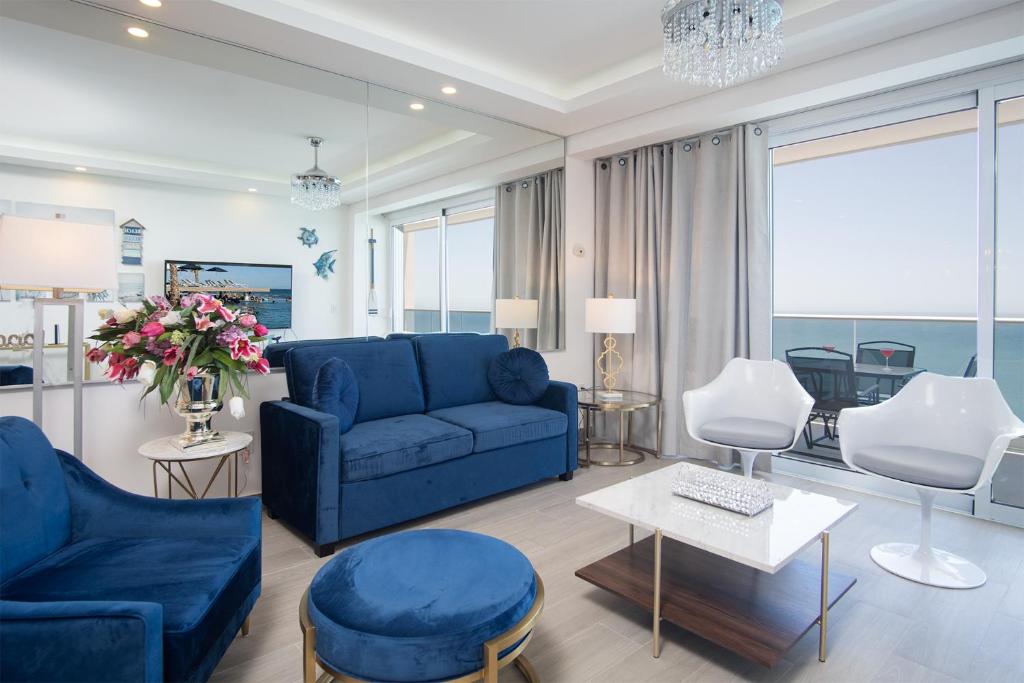 Splash in The New Lazy River and Sleep In Luxury Encantame C2102 - 2