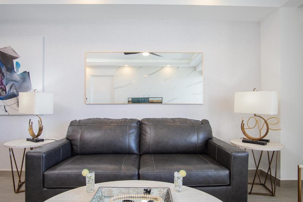 Stay in Luxury/Splash in New Lazy River this Winter Encanatame Towers 903 - 3