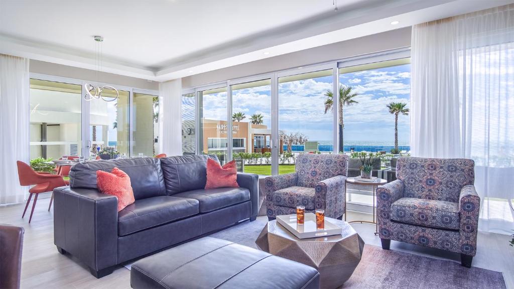 Attractive 2 bedroom condo Encantame Towers Velero 105 - 2
