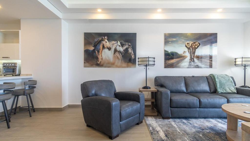Unique condo by the beach at Encantame Towers W1803 - 2
