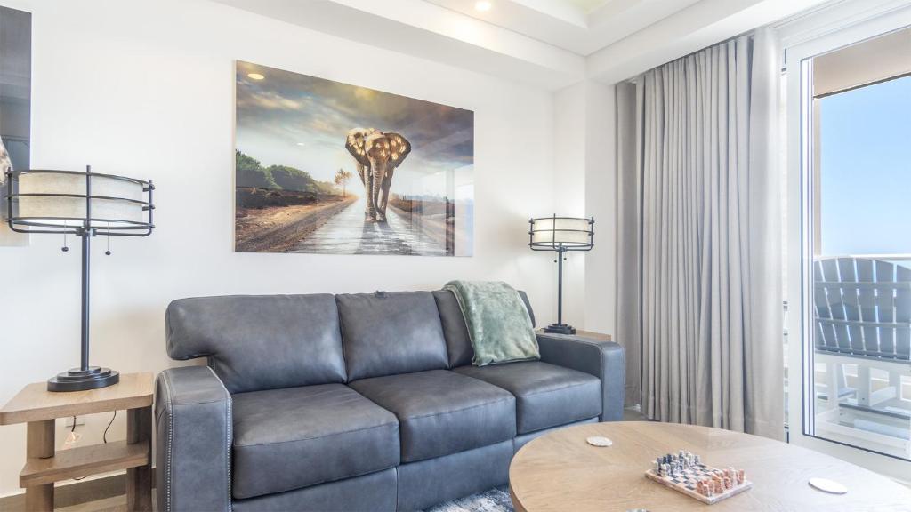 Unique condo by the beach at Encantame Towers W1803 - 5