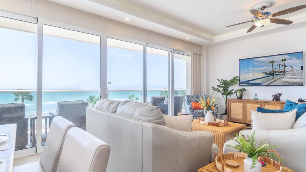 Unique condo by the beach at Encantame Towers C305 - 3